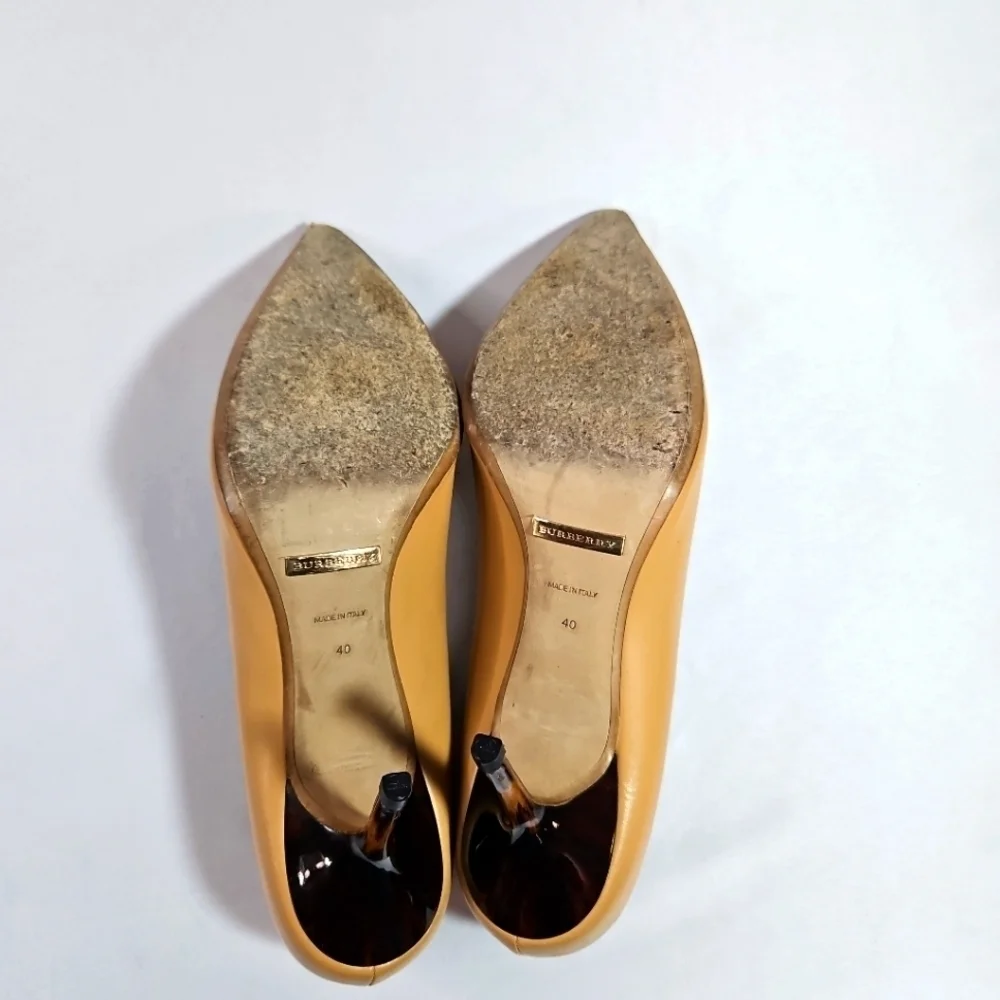 Burberry Women's Tan Leather Heels  SZ 40 - Picture 3 of 9